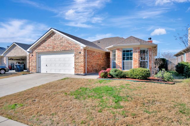 10865 Braemoor Drive, Fort Worth, TX 76052