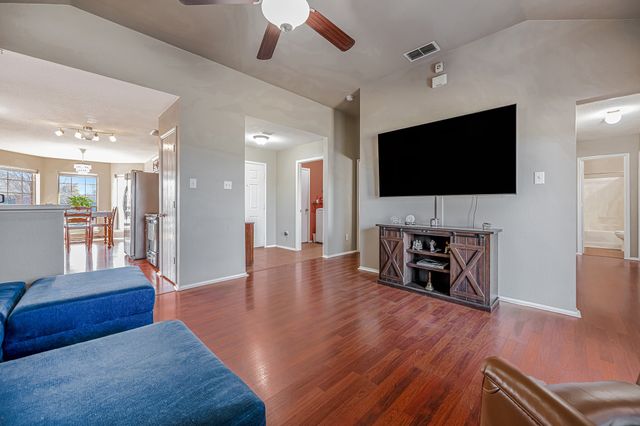 10865 Braemoor Drive, Fort Worth, TX 76052