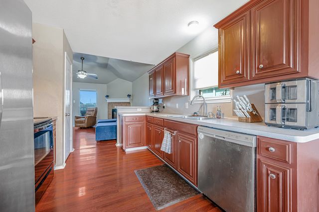 10865 Braemoor Drive, Fort Worth, TX 76052