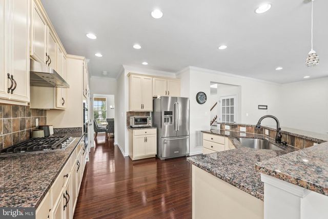 43245 BARNSTEAD DR, Ashburn, VA 20148