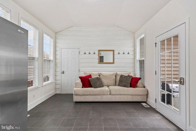 43245 BARNSTEAD DR, Ashburn, VA 20148