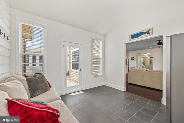 43245 BARNSTEAD DR, Ashburn, VA 20148