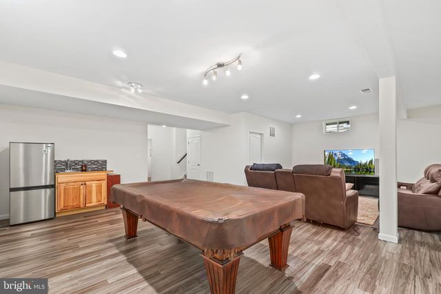 43245 BARNSTEAD DR, Ashburn, VA 20148