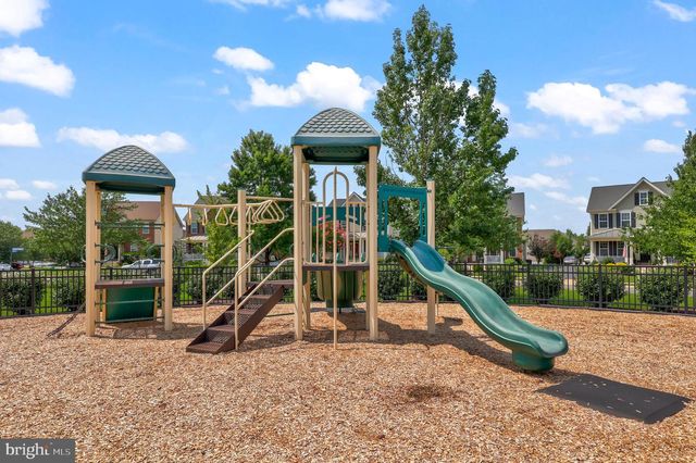 43245 BARNSTEAD DR, Ashburn, VA 20148