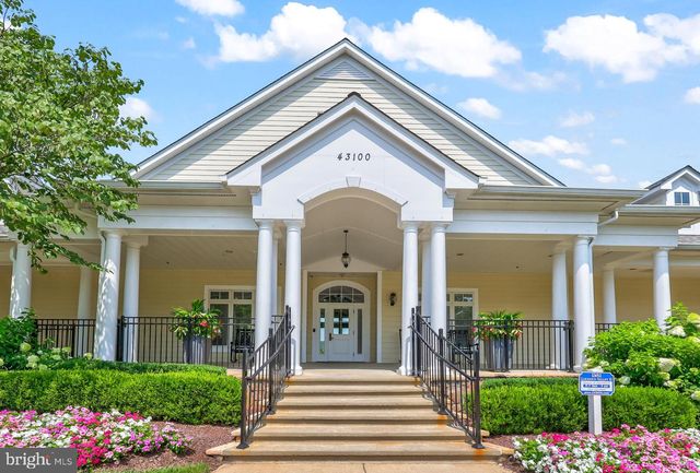 43245 BARNSTEAD DR, Ashburn, VA 20148