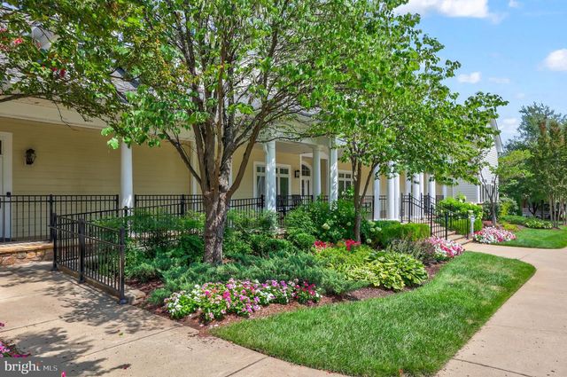 43245 BARNSTEAD DR, Ashburn, VA 20148