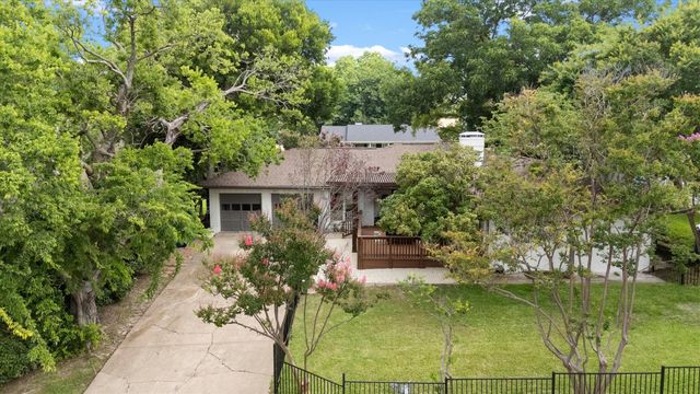 213 Rockbrook Drive, Rockwall, TX 75087