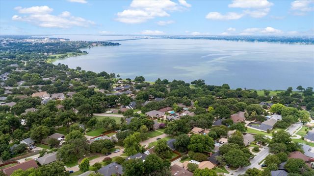 213 Rockbrook Drive, Rockwall, TX 75087