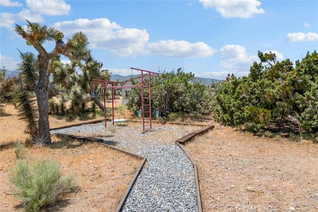 9240 Avalon, Phelan, CA 92371