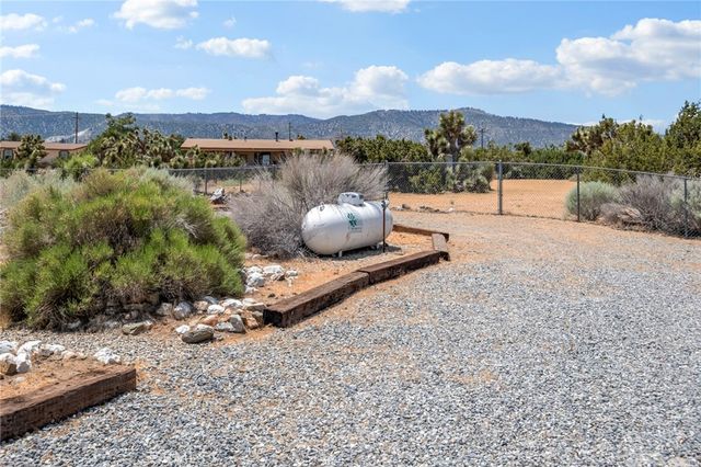 9240 Avalon, Phelan, CA 92371
