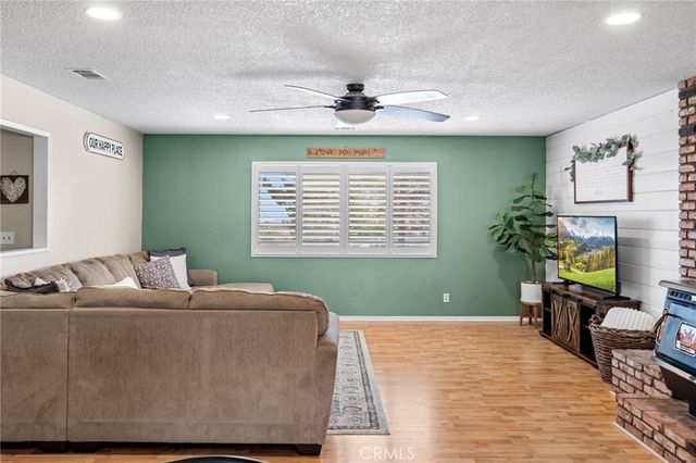 9240 Avalon, Phelan, CA 92371