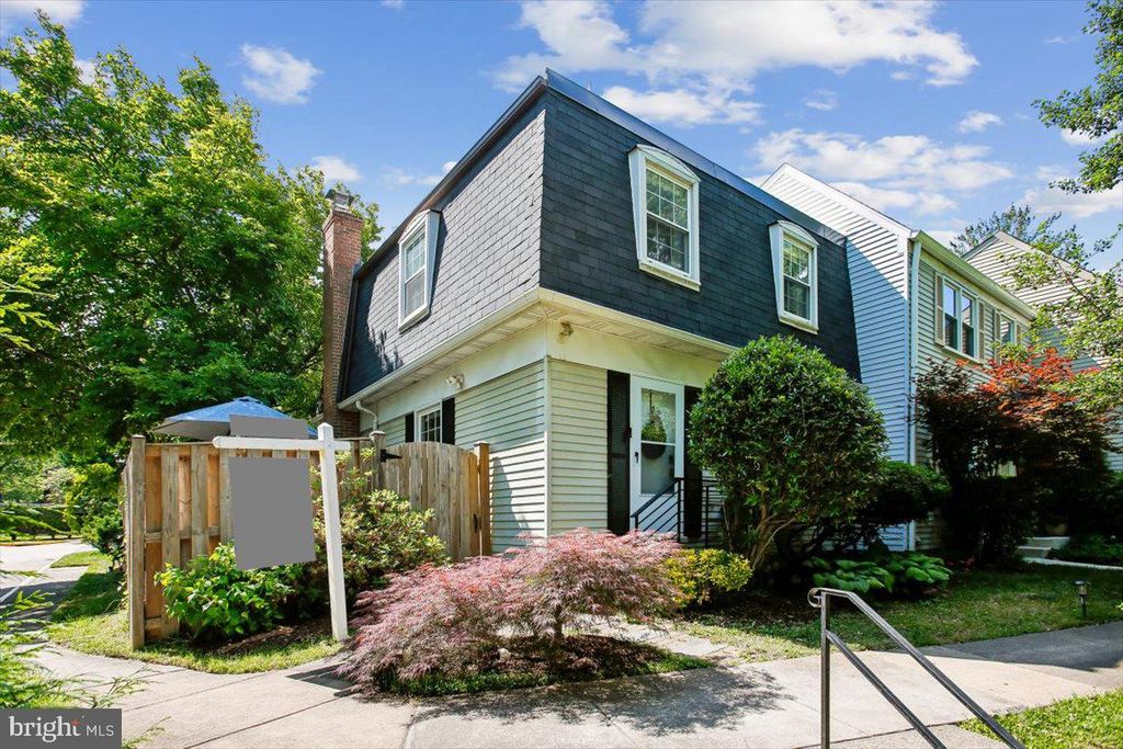3140 ELLENWOOD DR, Fairfax, VA 22031