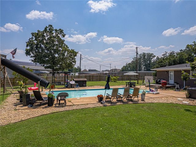 12136 Bedrock Lane, Bentonville, AR 72712