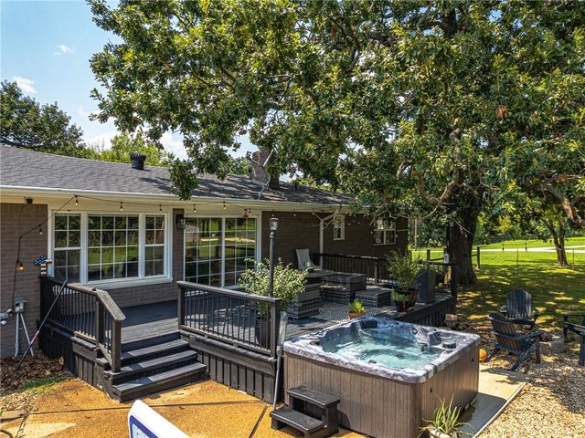 12136 Bedrock Lane, Bentonville, AR 72712