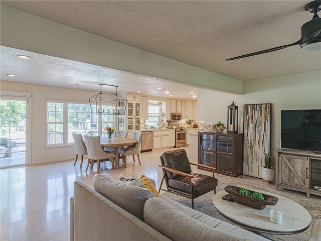 12136 Bedrock Lane, Bentonville, AR 72712