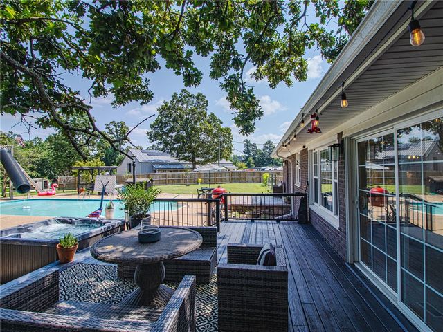 12136 Bedrock Lane, Bentonville, AR 72712