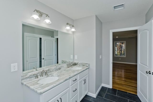 42 Loopley, Ludlow, MA 01056