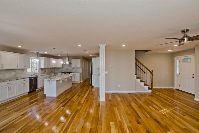 42 Loopley, Ludlow, MA 01056