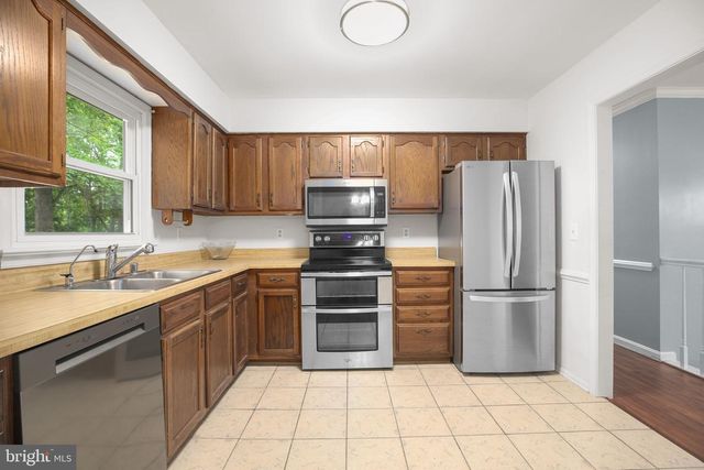 10608 HOLLEYBROOKE DR, Spotsylvania, VA 22553