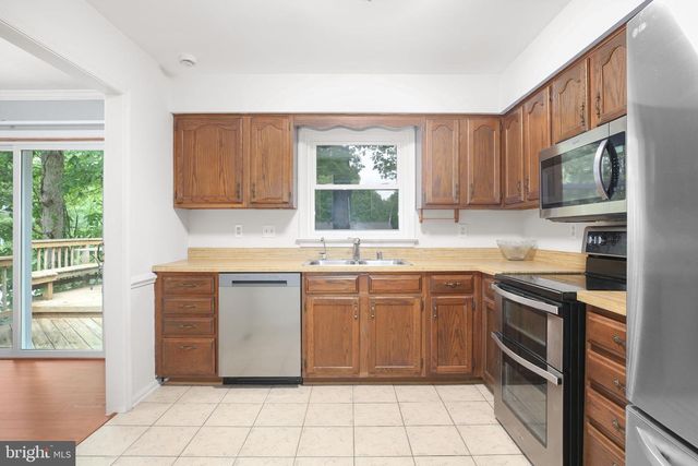 10608 HOLLEYBROOKE DR, Spotsylvania, VA 22553