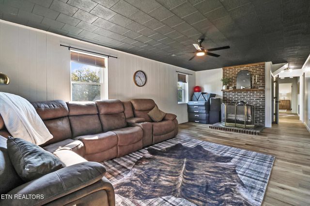 109 Scenic Hill Drive, Spring City, TN 37381