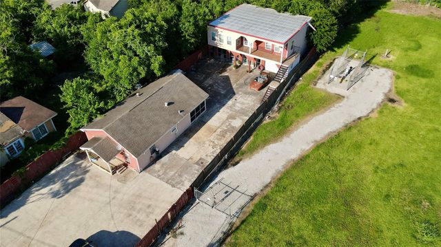 9944 E Hardy Road, Houston, TX 77093