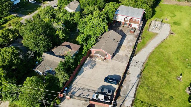 9944 E Hardy Road, Houston, TX 77093