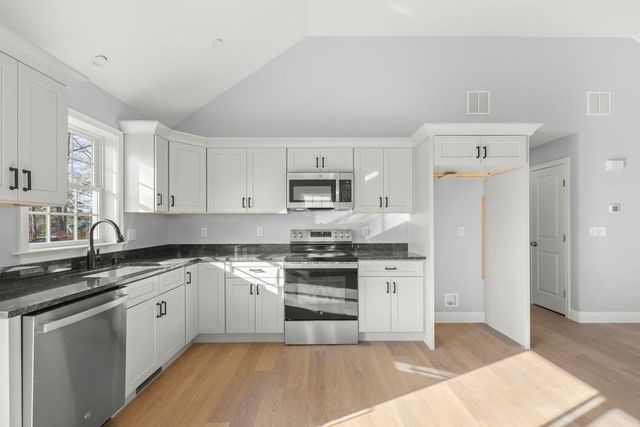 81 Maple Springs Rd, Wareham, MA 02571