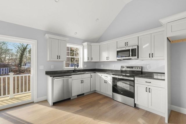 81 Maple Springs Rd, Wareham, MA 02571