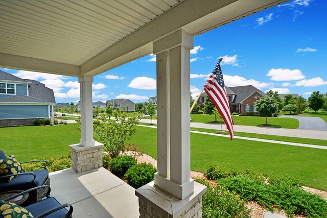 10 Crystal Downs Drive, Hawthorn Woods, IL 60047