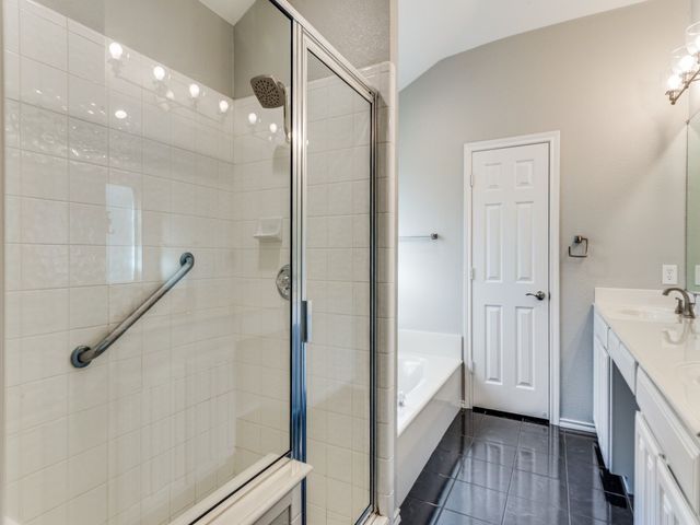 5963 River Bend Drive, Benbrook, TX 76132