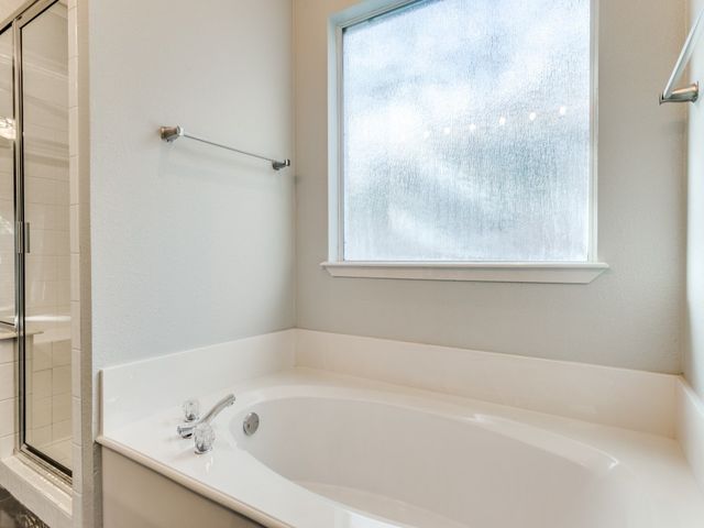 5963 River Bend Drive, Benbrook, TX 76132