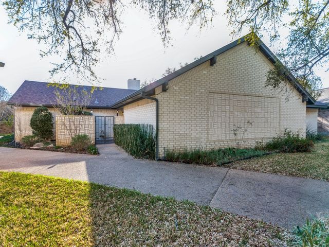 5963 River Bend Drive, Benbrook, TX 76132