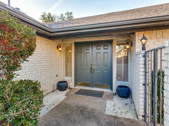 5963 River Bend Drive, Benbrook, TX 76132