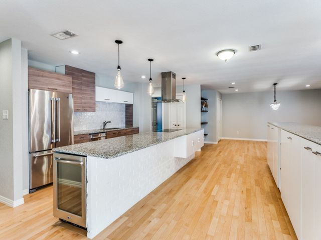 5963 River Bend Drive, Benbrook, TX 76132