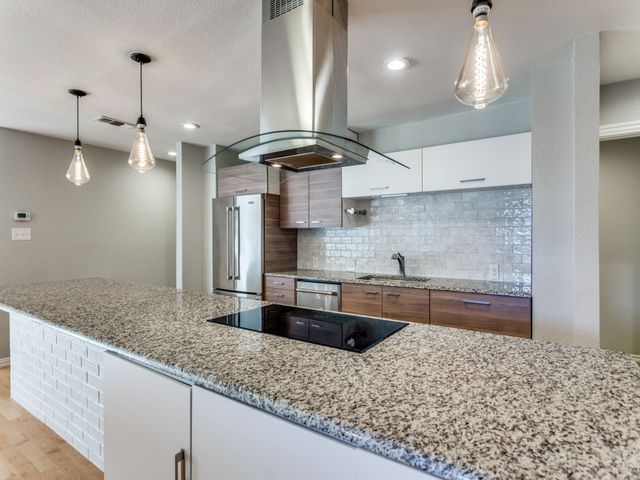 5963 River Bend Drive, Benbrook, TX 76132