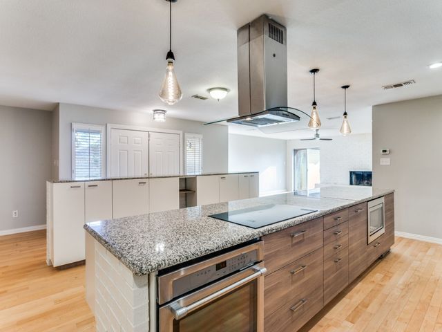 5963 River Bend Drive, Benbrook, TX 76132