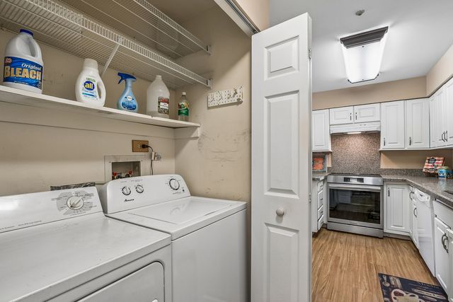 207 Rivershire Lane 207, Lincolnshire, IL 60069
