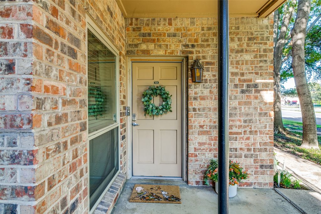 4413 Bellaire Dr S 104S, Fort Worth, TX 76109 — photo 2