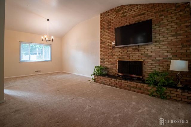 7 Cortland Drive, Franklin Twsp, NJ 08873