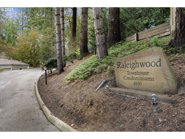 4880 Sw SCHOLLS FERRY Rd 32, Portland, OR 97225