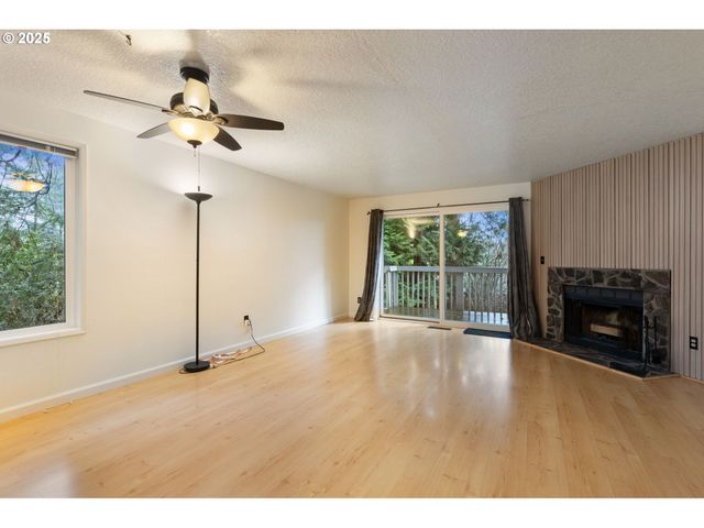 4880 Sw SCHOLLS FERRY Rd 32, Portland, OR 97225