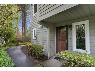 4880 Sw SCHOLLS FERRY Rd 32, Portland, OR 97225