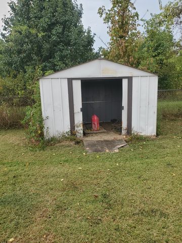 2624 Valley Ln, Lewisburg, TN 37091