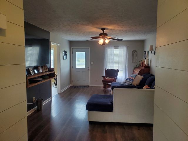 2624 Valley Ln, Lewisburg, TN 37091