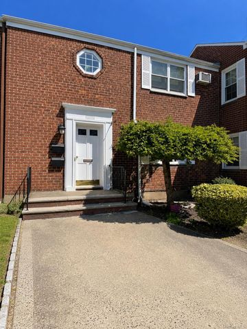 260-51 73rd Avenue, Glen Oaks, NY 11004