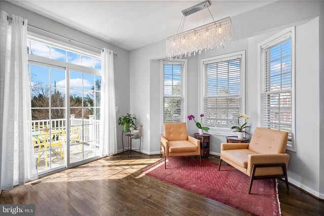 8261 ELECTRIC AVE, Vienna, VA 22182