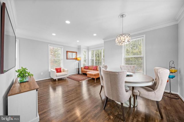 8261 ELECTRIC AVE, Vienna, VA 22182