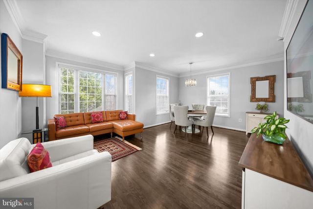 8261 ELECTRIC AVE, Vienna, VA 22182