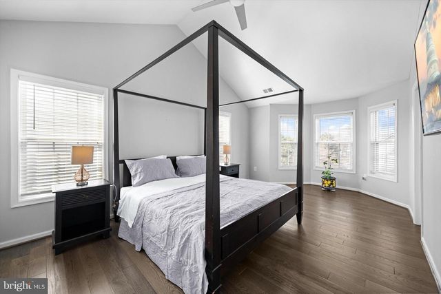 8261 ELECTRIC AVE, Vienna, VA 22182